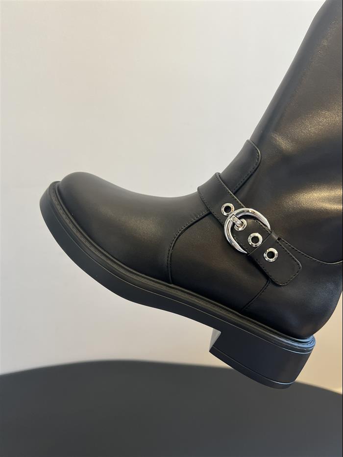 20251128173018823 520